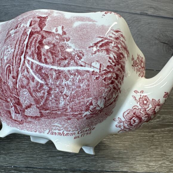 Vintage Johnson Brothers Old Britain Castles footed teapot 5.5” Tall 32 fl oz - Picture 4 of 9